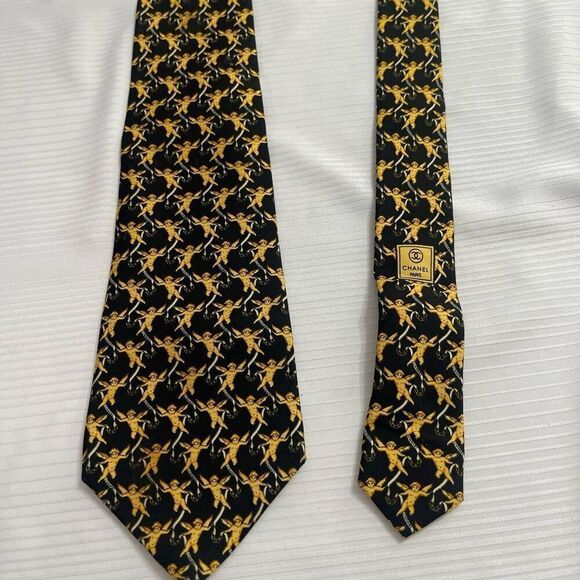 CHANEL PARIS Classic Luxury Black Cherub Angel Necktie 100% Silk Made in Italy - Picture 2 of 9